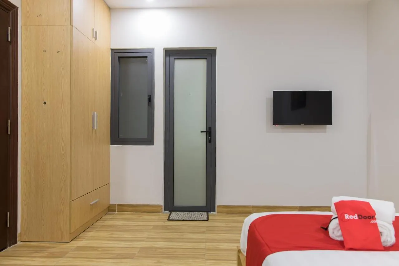 Reddoorz Premium Near E-Town Hotel Ho Chi Minh City