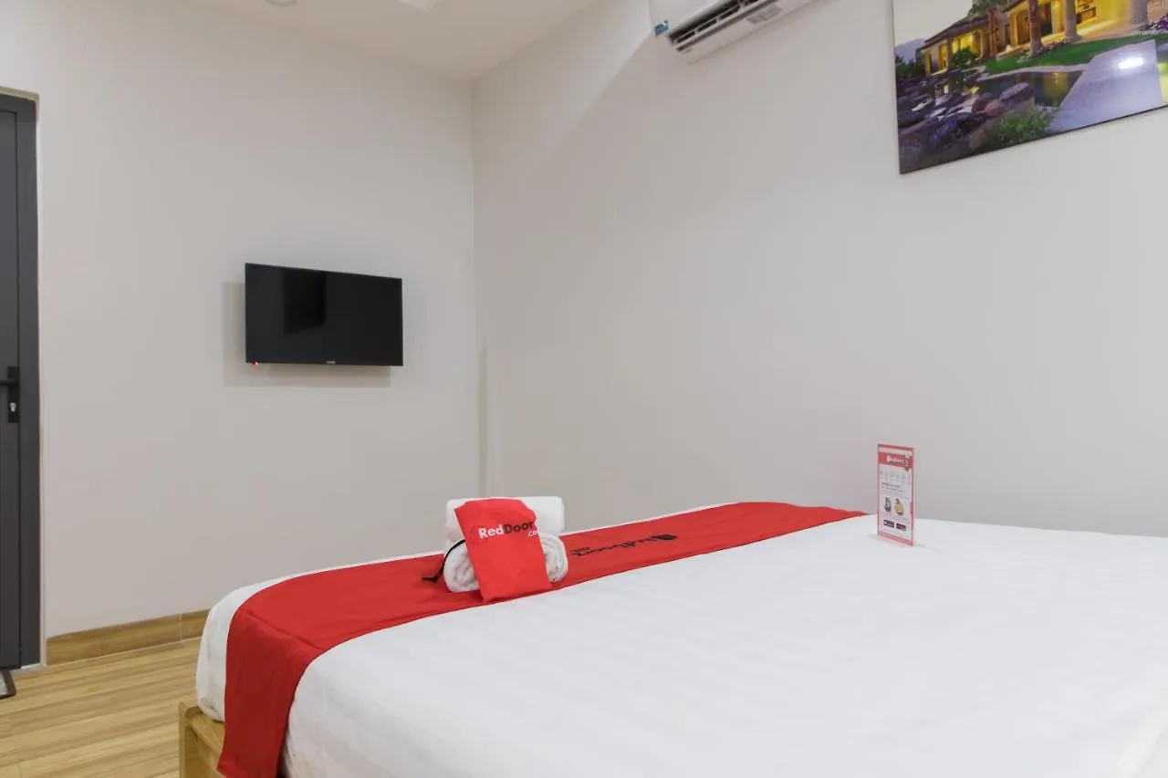 Reddoorz Premium Near E-Town Hotel Ho Chi Minh City 3*,  Vietnam