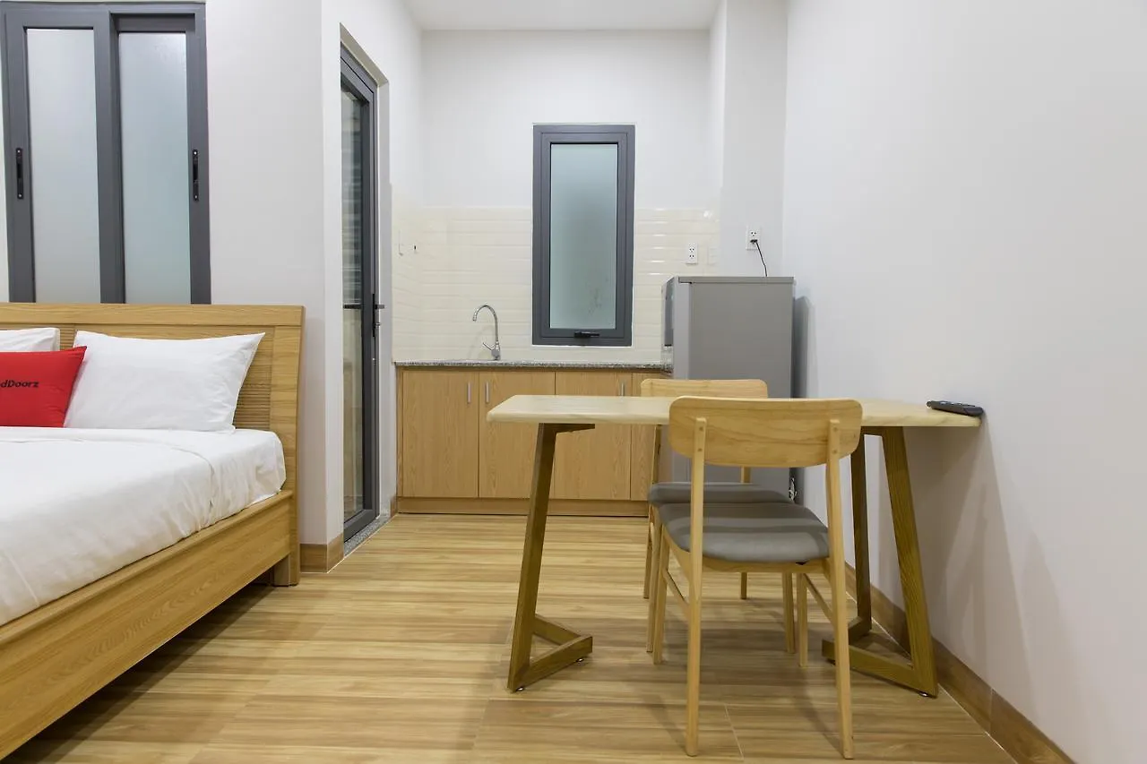 Reddoorz Premium Near E-Town Hotel Ho Chi Minh City