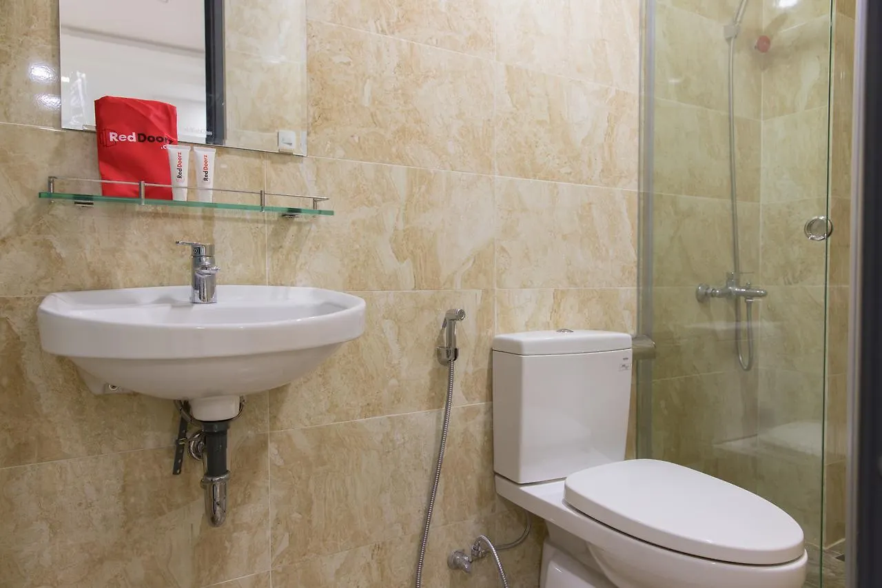 Reddoorz Premium Near E-Town Hotel Ho Chi Minh City